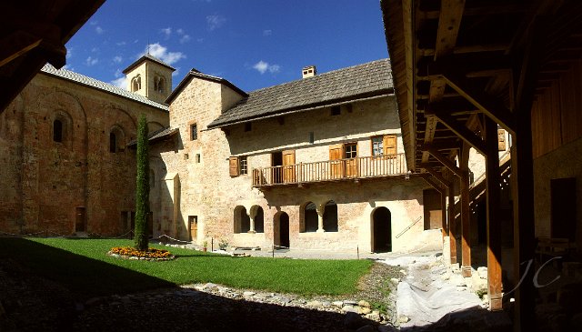 0137-0139Abbaye de Boscodon.jpg